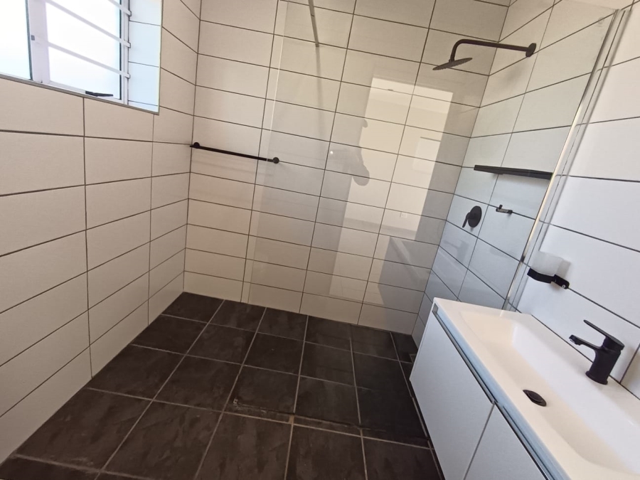 To Let 3 Bedroom Property for Rent in Heiderand Western Cape